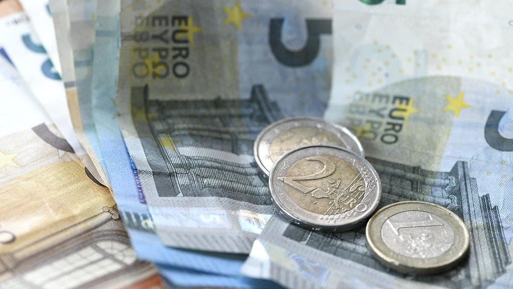 Osake- ja osaketyyppisten sijoitusten reaalituotto oli vuoden alkupuoliskolla 7,8 prosenttia ja vaihtoehtoisten sijoitusten reaalituotto 4,7 prosenttia.