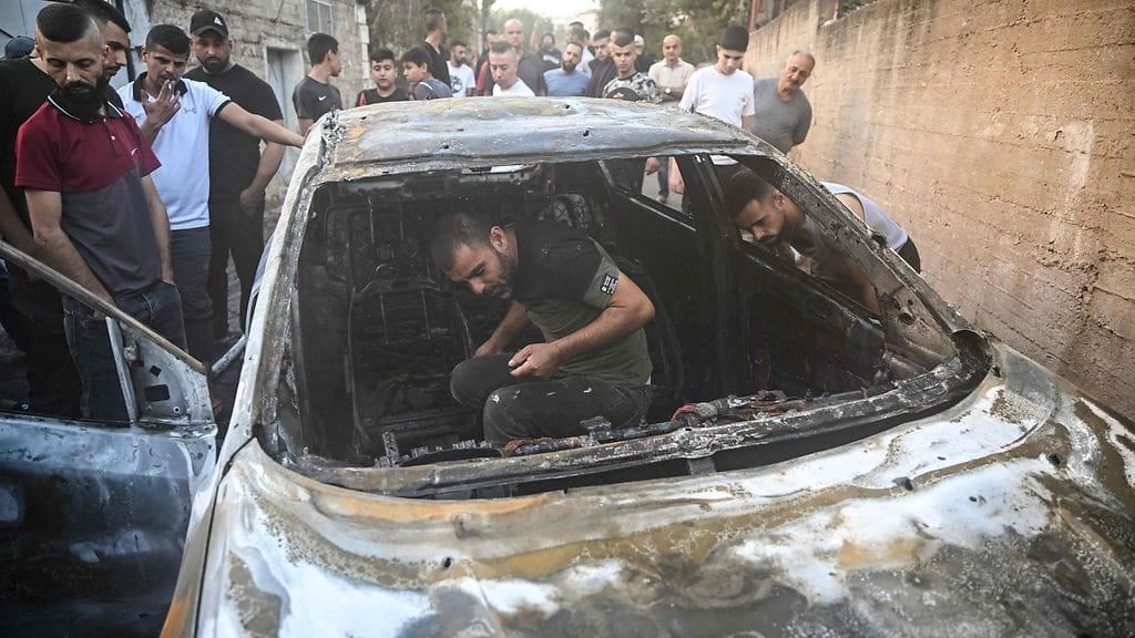 Silminnäkijät kertovat uutistoimisto AFP:lle, että isku osui autoon Jeninin kaupungin kaakkoispuolella.