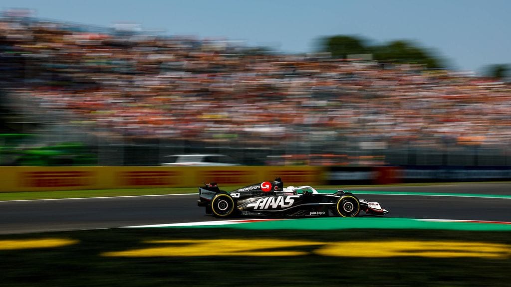 Kevin Magnussen ajoi ulos Monzan GP:n harjoituksissa.