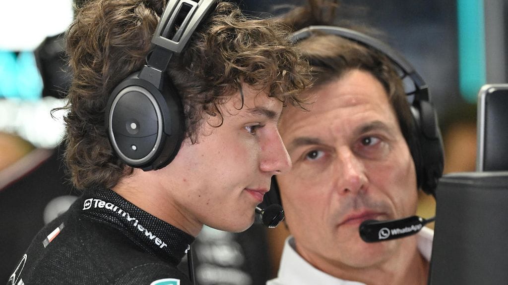 Mercedeksen tallipäällikkö Toto Wolff oli vakuuttunut Andrea Kimi Antonellin ensimmäisistä kierroksista F1-auton ratissa GP-viikonloppuna.