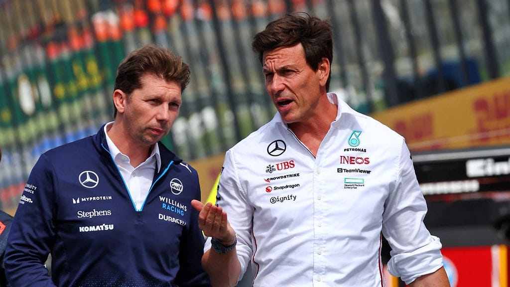 James Vowlesin (vas.) lausunto Mick Schumacherista sai Mercedeksen tallipomon Toto Wolffin älähtämään.