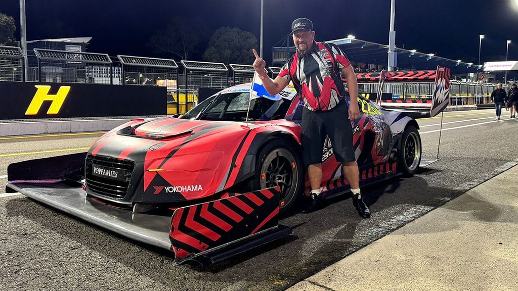 Sami Sivonen ajoi selvällä erolla voiton maailman nopeimpien rata-autojen Time Attack -kisassa Australian Sydneyssa.