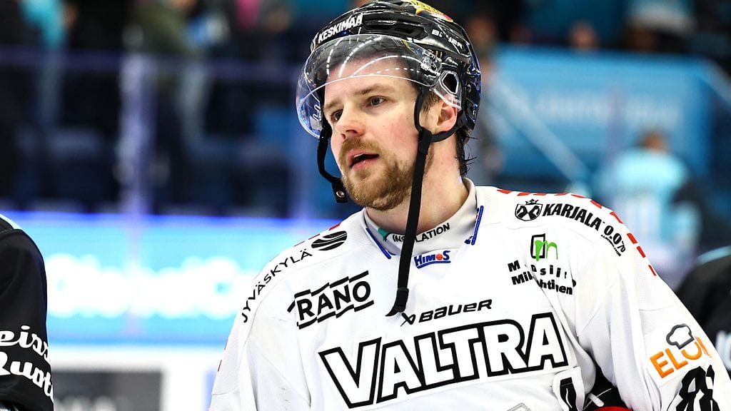 Kaksi edellistä kautta JYPissä kiekkoillut Robert Rooba solmi yksivuotisen sopimuksen KooKoon kanssa.