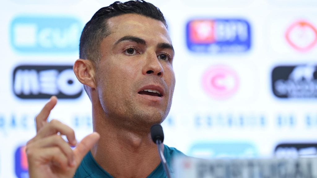 Cristiano Ronaldo kommentoi uransa jatkoa Lissabonissa maanantaina.