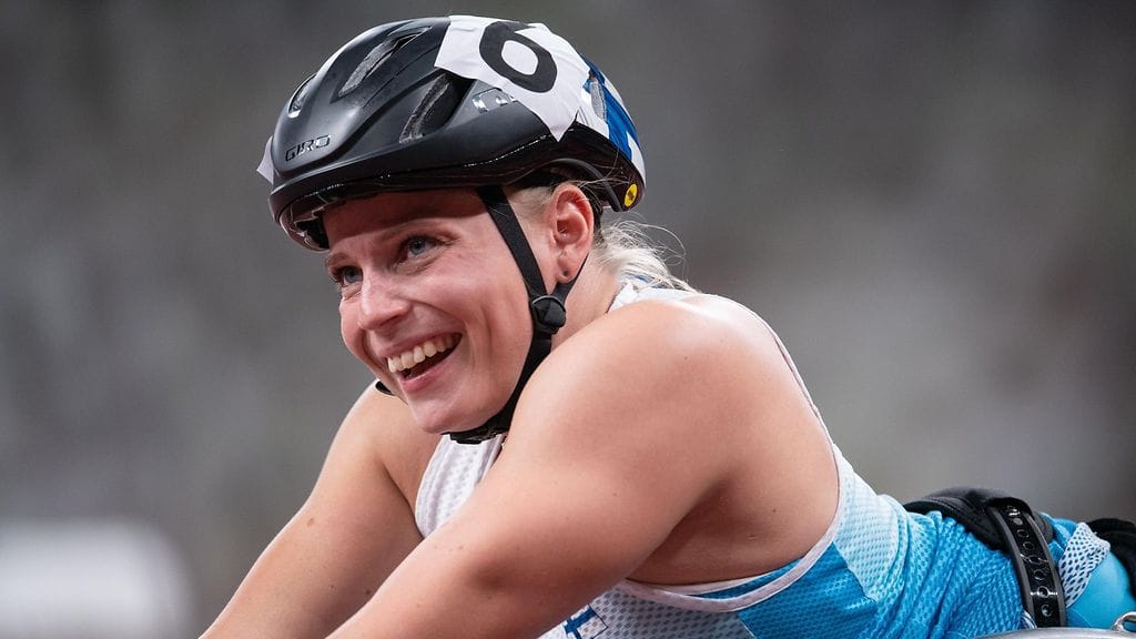 Amanda Kotaja oli helpottunut finaalipaikasta 100 metrin ratakelauksessa.