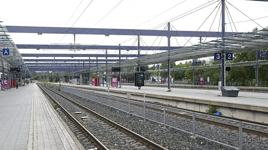 Junaliikenne keskeytettiin keskiviikkoiltana Leppävaaran ja Kauklahden välillä pelastustöiden takia. Kuvituskuvassa Leppävaaran juna-asema Espoossa 28. heinäkuuta.