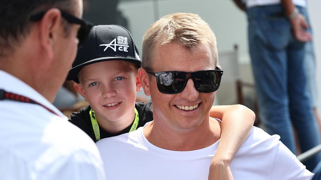 Kimi Räikkönen sai vastata kysymykseen Robin-pojastaan.