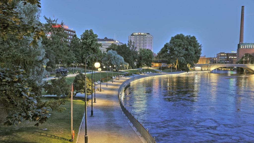 Tampereella sijaitsevassa Koskipuistossa ammuttiin perjantaina vähän ennen iltakymmentä useita laukauksia.