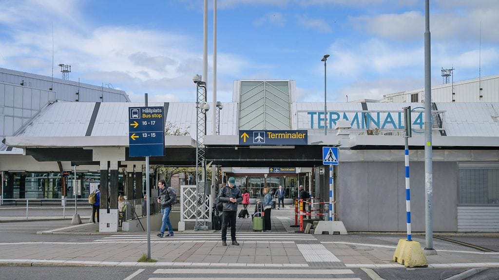 Arlandan lentokenttä Tukholmassa jouduttiin sulkemaan maanantain vastaisena yönä. Kuvituskuva.