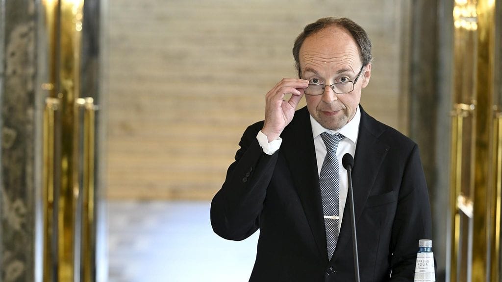 Puhemies Halla-ahon mielestä pääsihteerin ei tule perustaa esitystään siihen, mitä valiokunta sanoo, vaan esimerkiksi soveltuvuusarviointeihin.