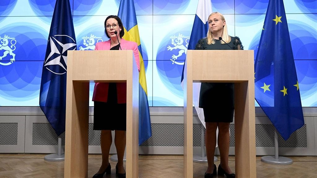 Ruotsin ulkoministeri Maria Malmer Stenergard (vas.) ja Suomen ulkoministeri Elina Valtonen pitivät yhteisen lehdistötilaisuuden tapaamisen jälkeen Helsingissä.