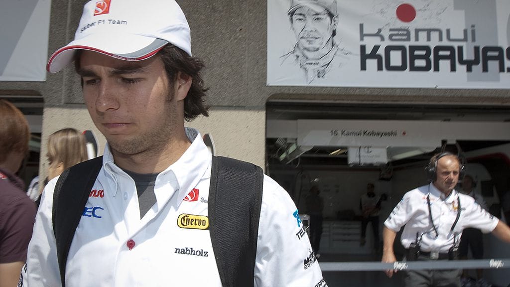 Sergio Perez poistuu Montrealin varikolta