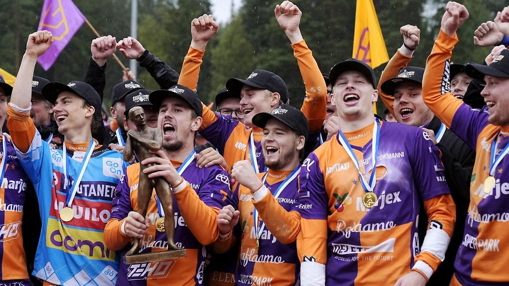 Sotkamon Jymy on miesten Superpesiksen mestari.