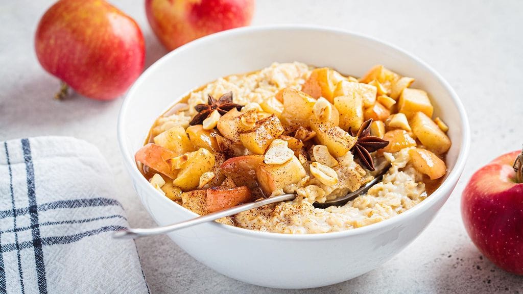 Syksyn paras kaurapuuro maistuu omenoilta.