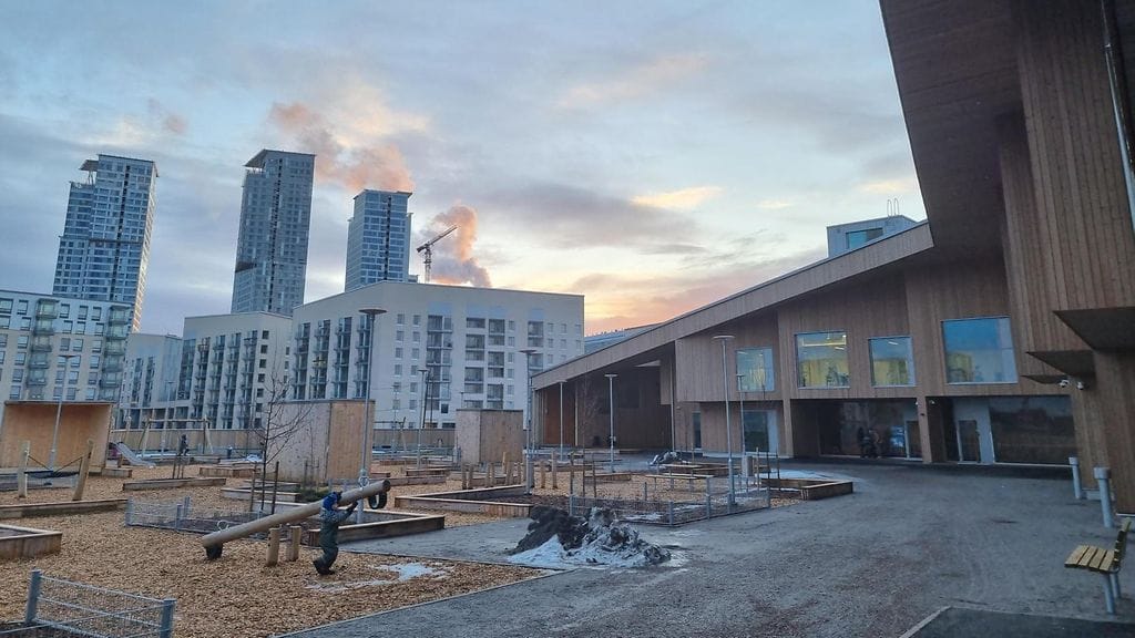 Onnettomuus sattui kuvan päiväkodin vieressä Helsingin Verkkosaaressa.