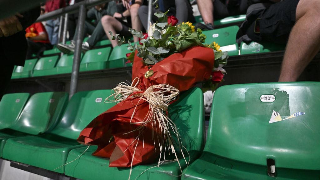 Liverpool kunnioittaa menehtyneen kannattajansa muistoa San Sirolla.