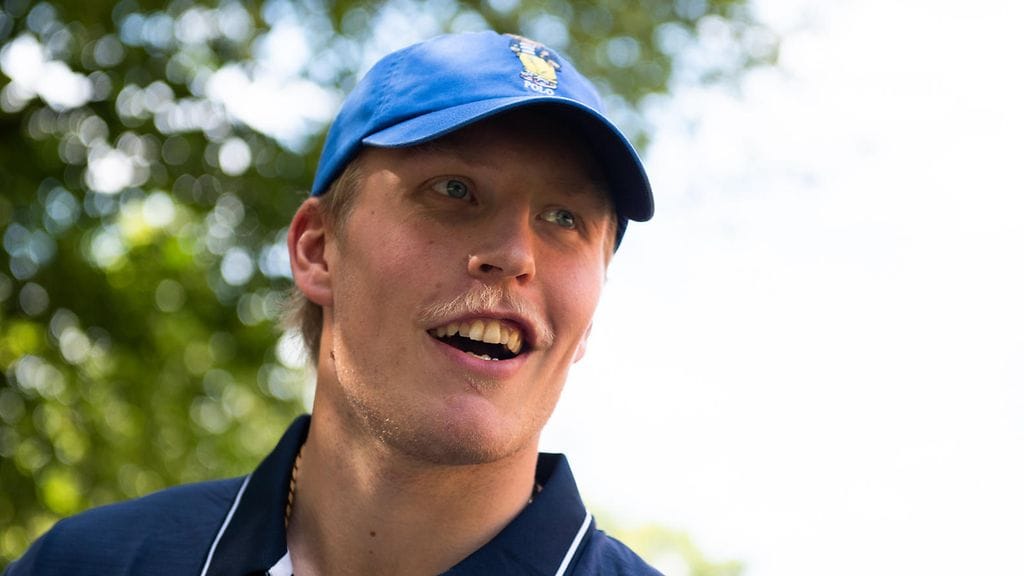 Patrik Laine vaihtoi kesällä golfmailan kynään.