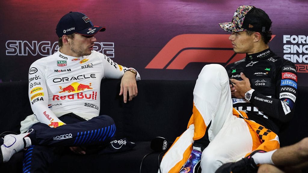 Max Verstappen (vas.) ja Lando Norris taistelevat tällä kaudella maailmanmestaruudesta.