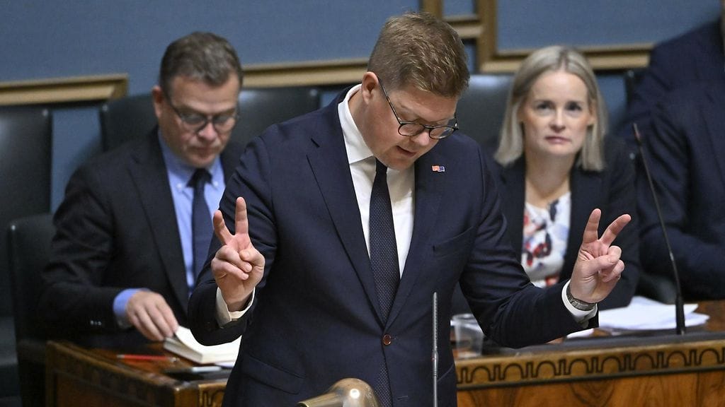 Oppositiosta hallitusta syytettiin muun muassa kurjistavista säästötoimista ja työllisyyden huonosta hoidosta.