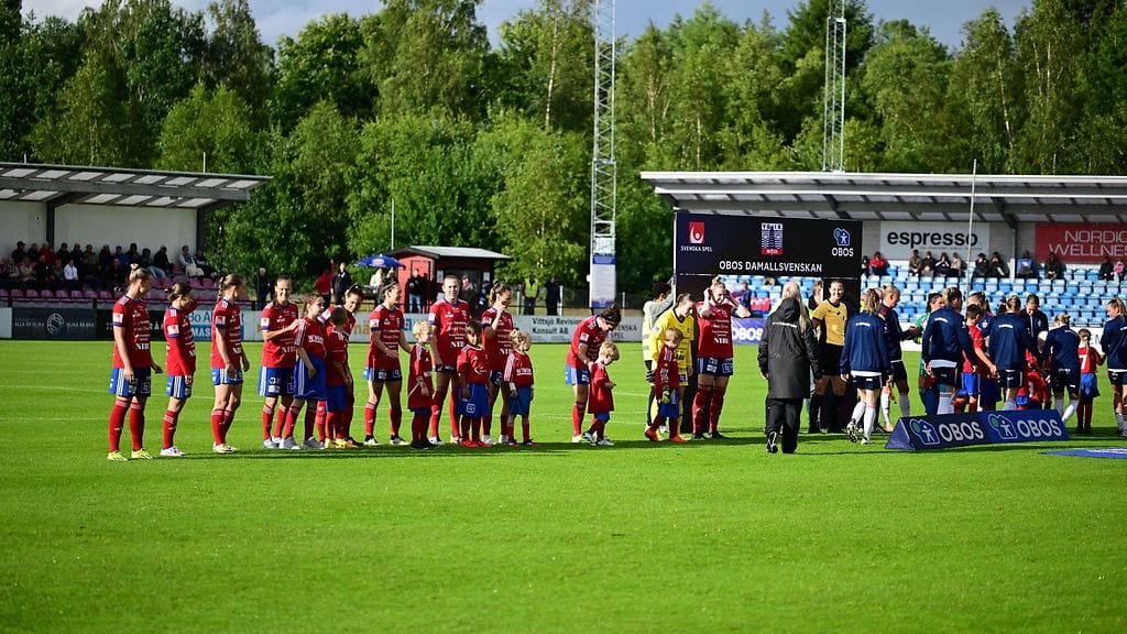 Kaikkiin Damallsvenskanin joukkueisiin on kohdistettu uhkauksia sosiaalisessa mediassa. Kuva Vittsjön ja Rosengårdin välisestä ottelusta heinäkuulta.