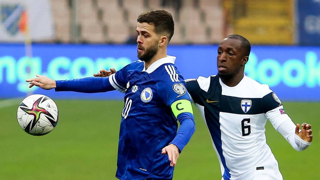 Huuhkajiakin kurittanut bosnialaistähti Miralem Pjanic siirtyy Venäjälle.