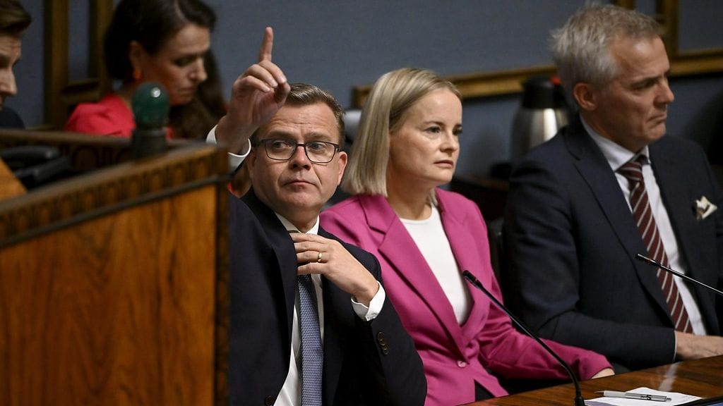 "Minä lupaan teille, että tämä talous kääntyy parempaan suuntaan", Orpo sanoi eduskunnassa.