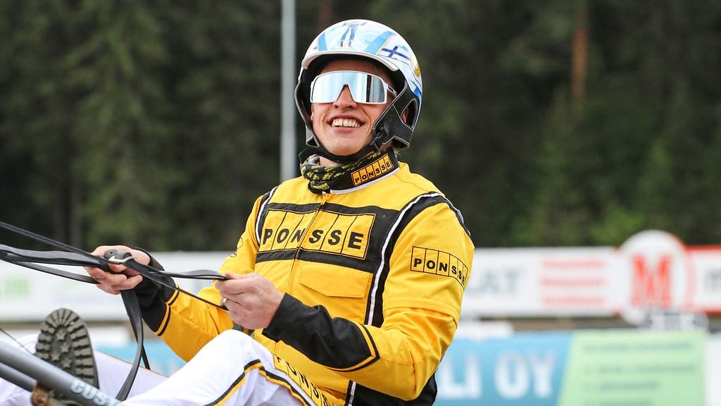 Iivo Niskanen ohjasti Sunrise Fria -hevosen voittajana maaliin.