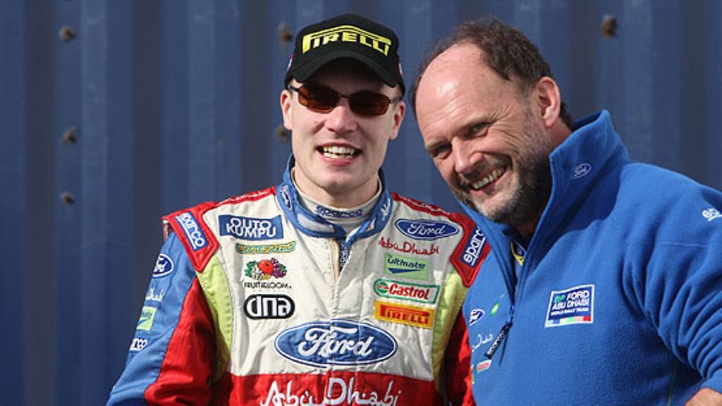 Jari-Matti Latvala ja Fordin rengasinsinööri George Black (Kuva: Les Kolczak/Ford)