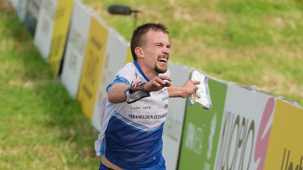 Miika Kirmula ankkuroi Suomen miehet pronssille.