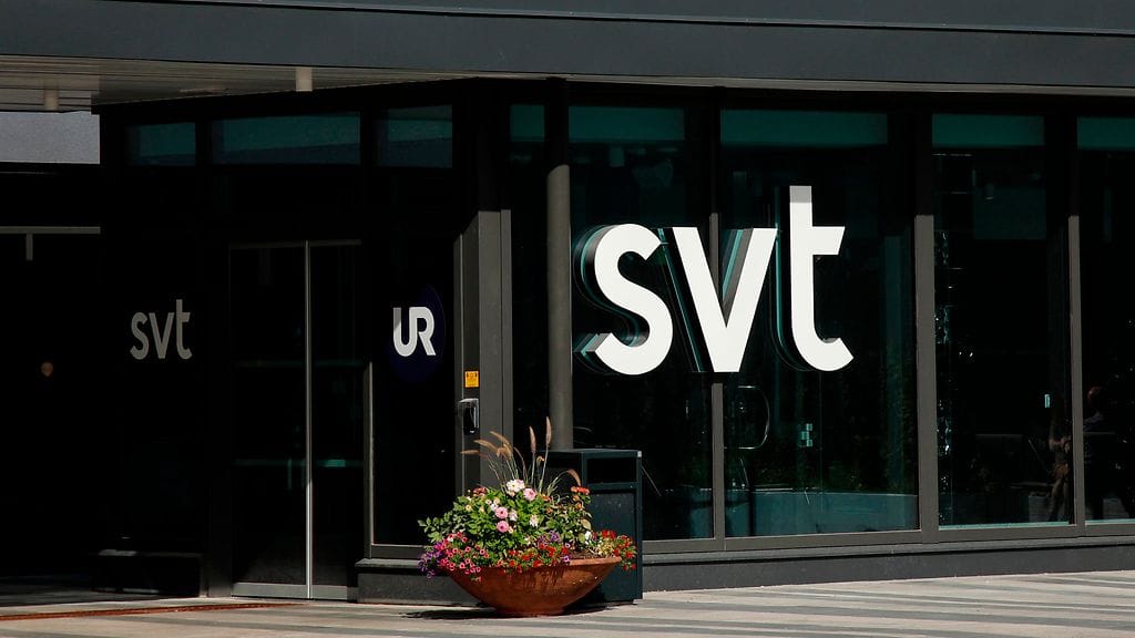 SVT:n pääovet tänä kesänä ennen maalihyökkäystä.