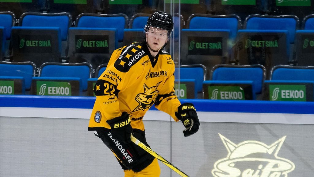 Karri Aho on sivussa puoli vuotta.