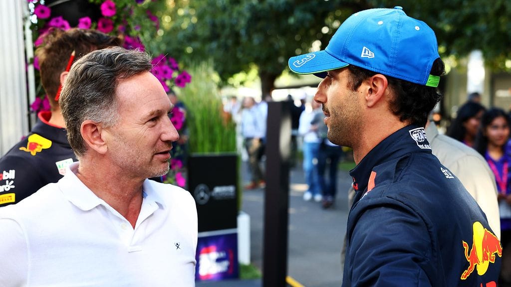 Red Bullin tallipäällikkö Christian Horner (vasemmalla) ja Daniel Ricciardo (oikealla).