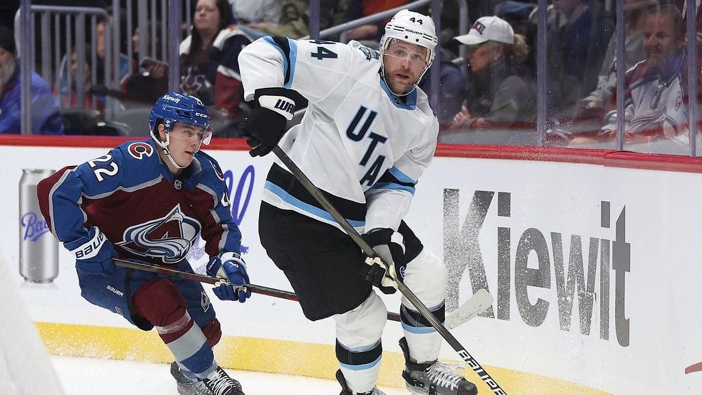 Jere Innala (vas.) on pelannut kolmessa NHL:n harjoitusottelussa. Keskiviikkoaamuna syntynyt osuma oli suomalaisen toinen tehopiste.