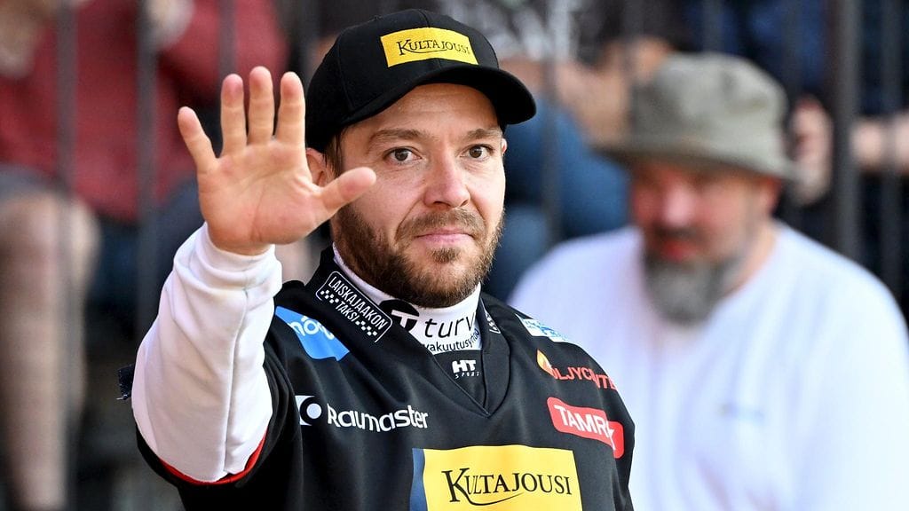 Juha Puhtimäki kärsi alkusyksystä Superpesiksen finaaleissa Manse PP:n kanssa tappion Sotkamon Jymylle.