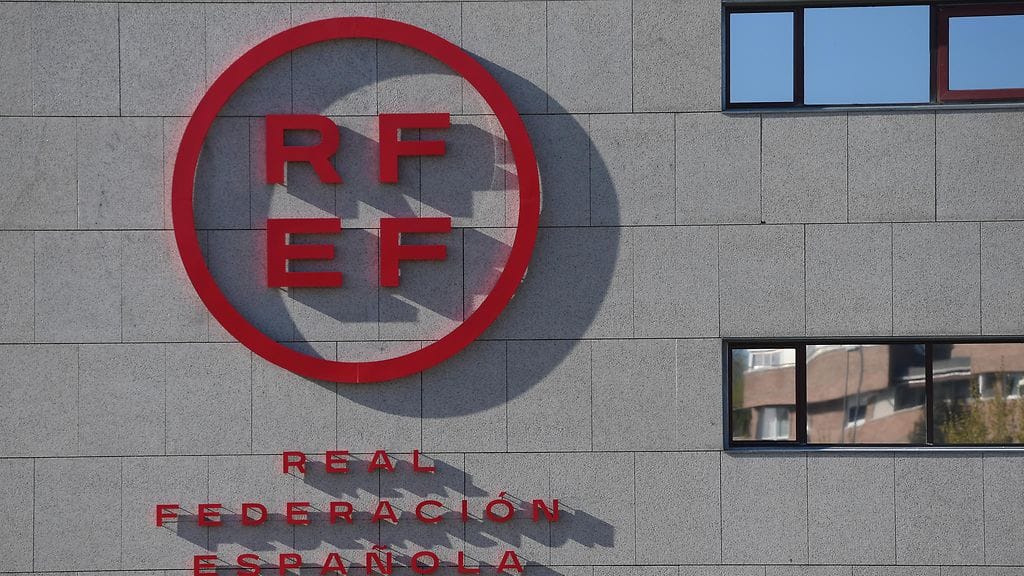 Espanjan jalkapalloliitto on saanut Fifalta ja Uefalta painavan ukaasin.