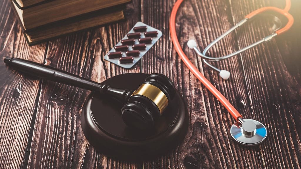 Suomessa avusteinen itsemurha tai eutanasia eivät ole lainsäädännön mukaan mahdollisia. Sen sijaan palliatiivinen sedaatio on.