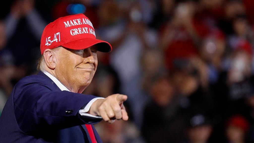 Donald Trump pyrkii Yhdysvaltain presidentiksi.