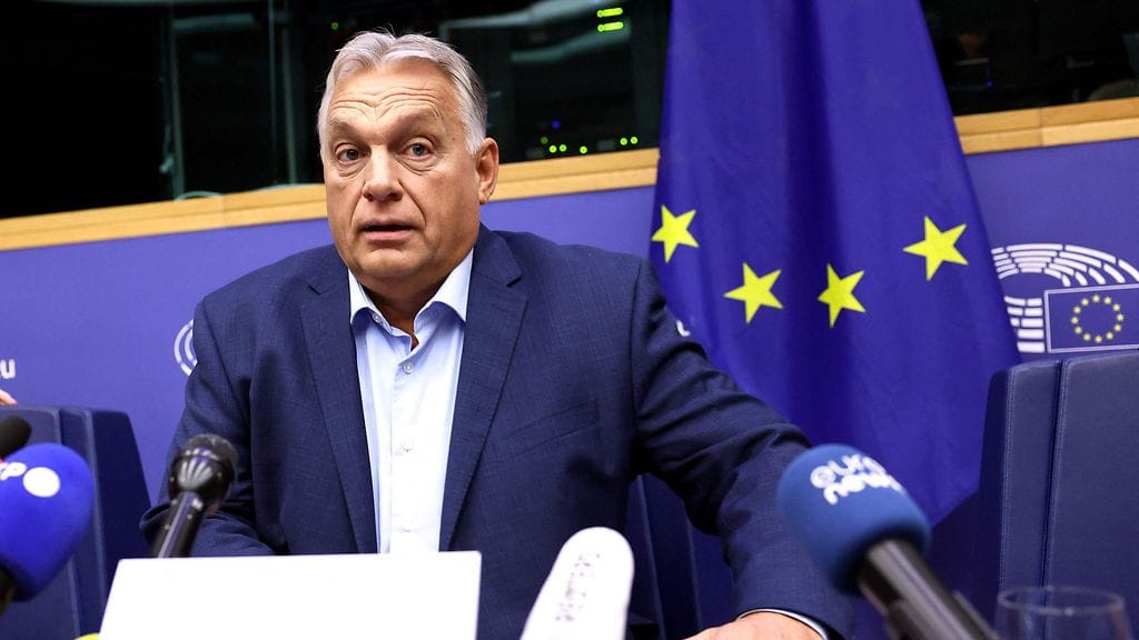 Unkarin pääministeri Viktor Orbán lehdistötilaisuudessa Euroopan parlamentin täysistunnon yhteydessä Strasbourgissa Itä-Ranskassa tänään.