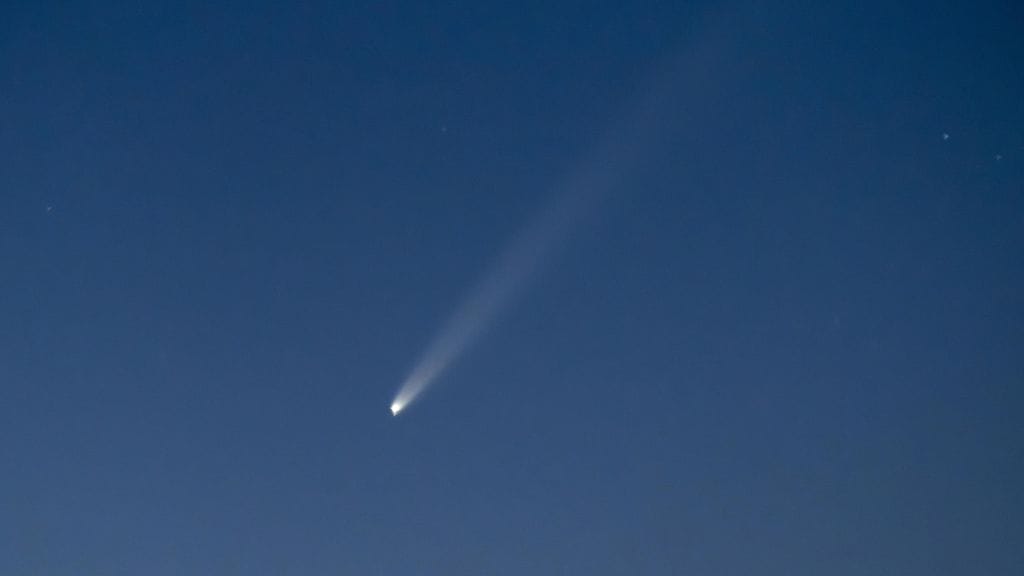 AOP Komeetta C/2023 A3 (Tsuchinshan-ATLAS) liikkui taivaalla Gayria Calderan tulivuorikartion yläpuolella Agua de Bueyesin kaupungissa Fuerteventuralla Kanariansaarilla Espanjassa 30. syyskuuta 2024.