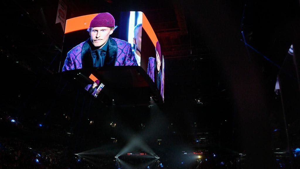 Patrik Laine sai huimat suosionosoitukset Montrealissa.