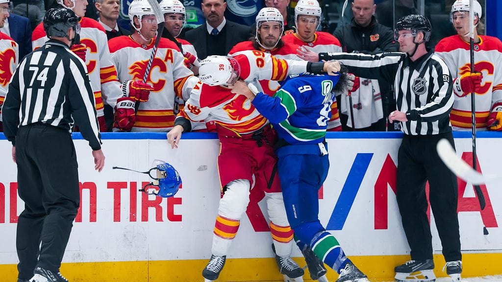 Anthony Mantha ja J.T. Miller tappelivat Canucksin ja Flamesin välisessä pelissä.