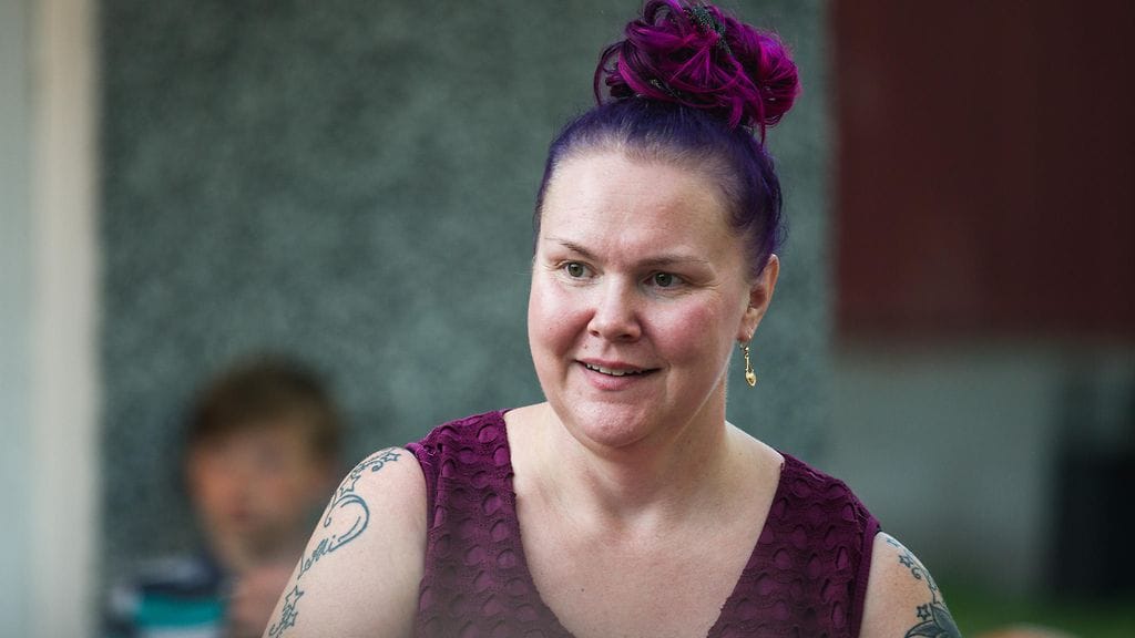 Heli Palsanmäki kommentoi puolisonsa Aki Palsanmäen tilannetta Facebookissa.