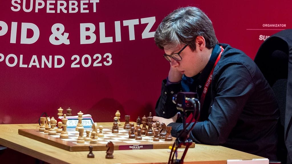 Suurmestari Kirill Shevchenko kärähti vilpisti ja hänet suljettiin turnauksesta.