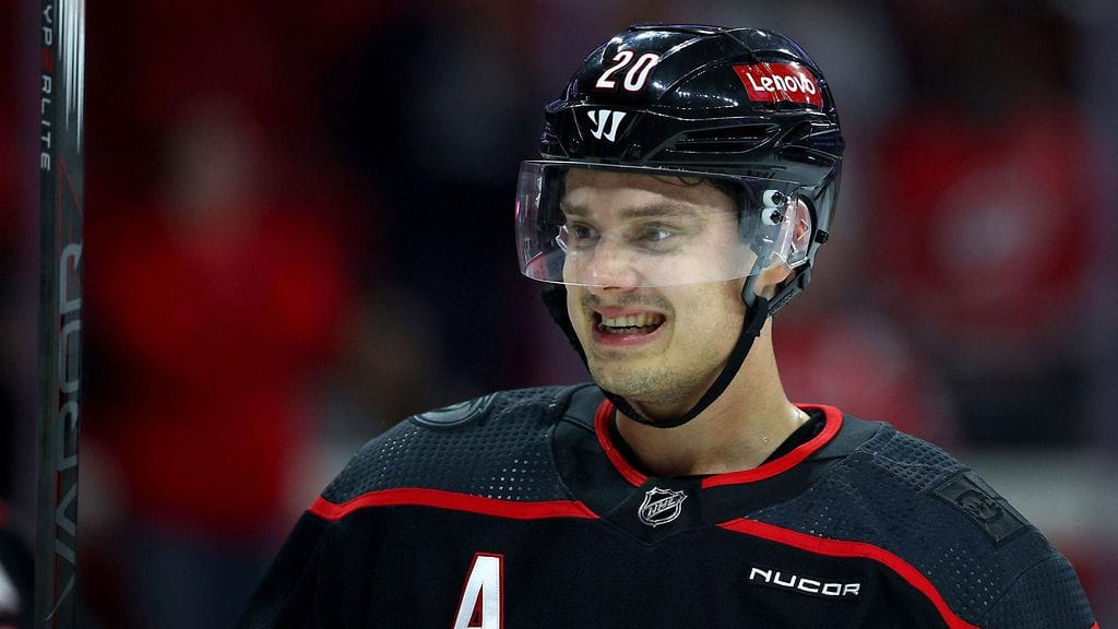 Sebastian Aho toimii neljättä kautta Carolinan varakapteenina.