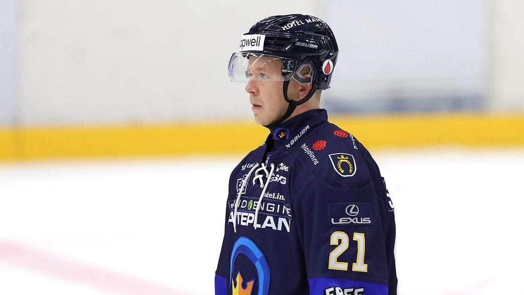 Kim Strömberg pelasi viime kaudella neljä ottelua Mestistä Kiekko-Espoon paidassa. Loppukausi kului Ruotsin Allsvenskanissa.