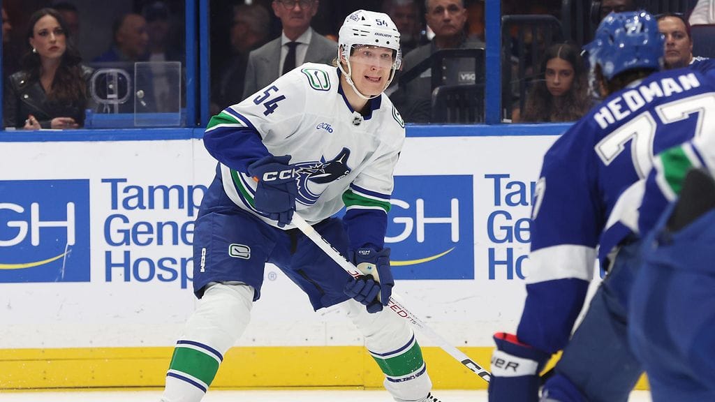 Vancouver Canucksin Aatu Räty jatkaa pelejään AHL:ssä.