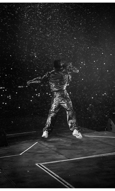 Tjay Stage BW