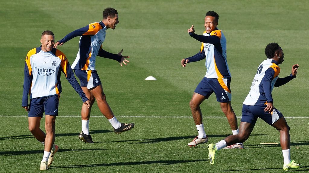 Kylian Mbappe kuvattiin Real Madridin harjoituksissa hänen palattuaan Ruotsista.