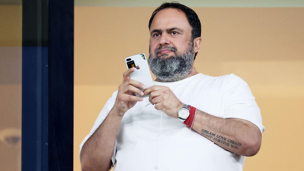 Valioliiga-seura Nottingham Forestin omistaja Evangelos Marinakis.