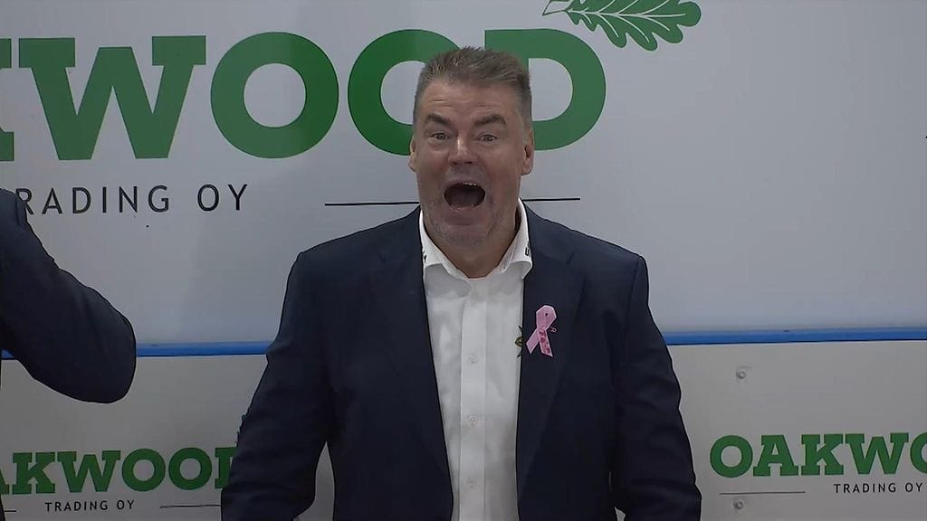 SaiPan Saku Salmiselle "iso kakku" – Raimo Helminen ihmeissään